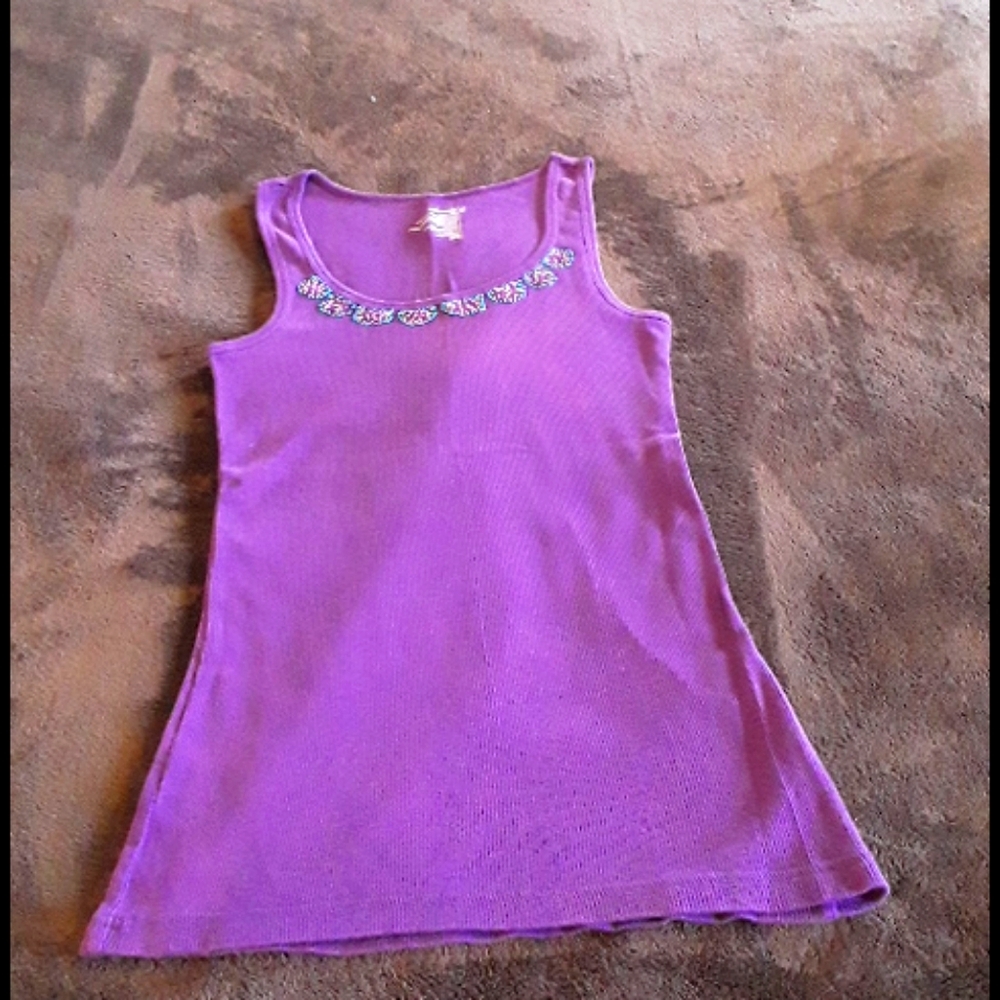 SLEEVELESS TOP